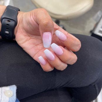 Nail Lounge - Ombré - Nail Salons Near Me - Pasadena, California