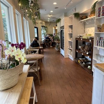Mon Petit Marche - Bakeries Near Me - Edgewater, New Jersey