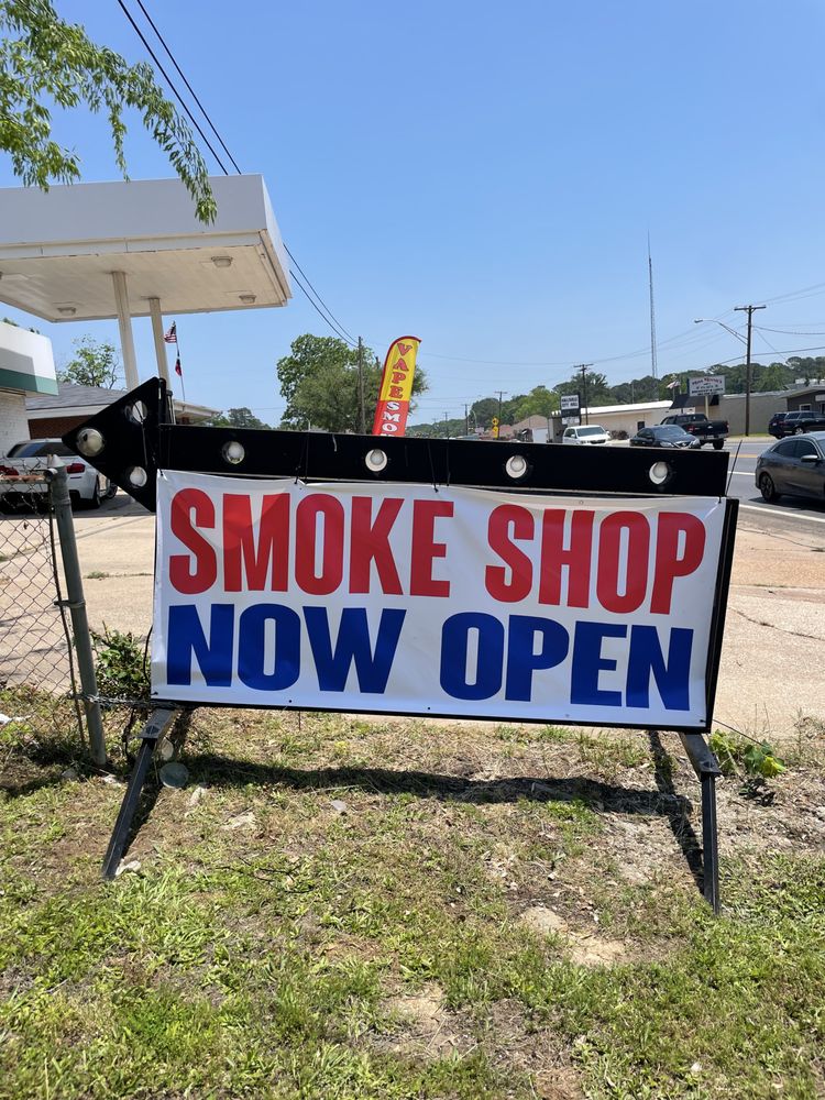 I LOVE VAPE & SMOKE Updated August 2024 204 W Main St, Hallsville