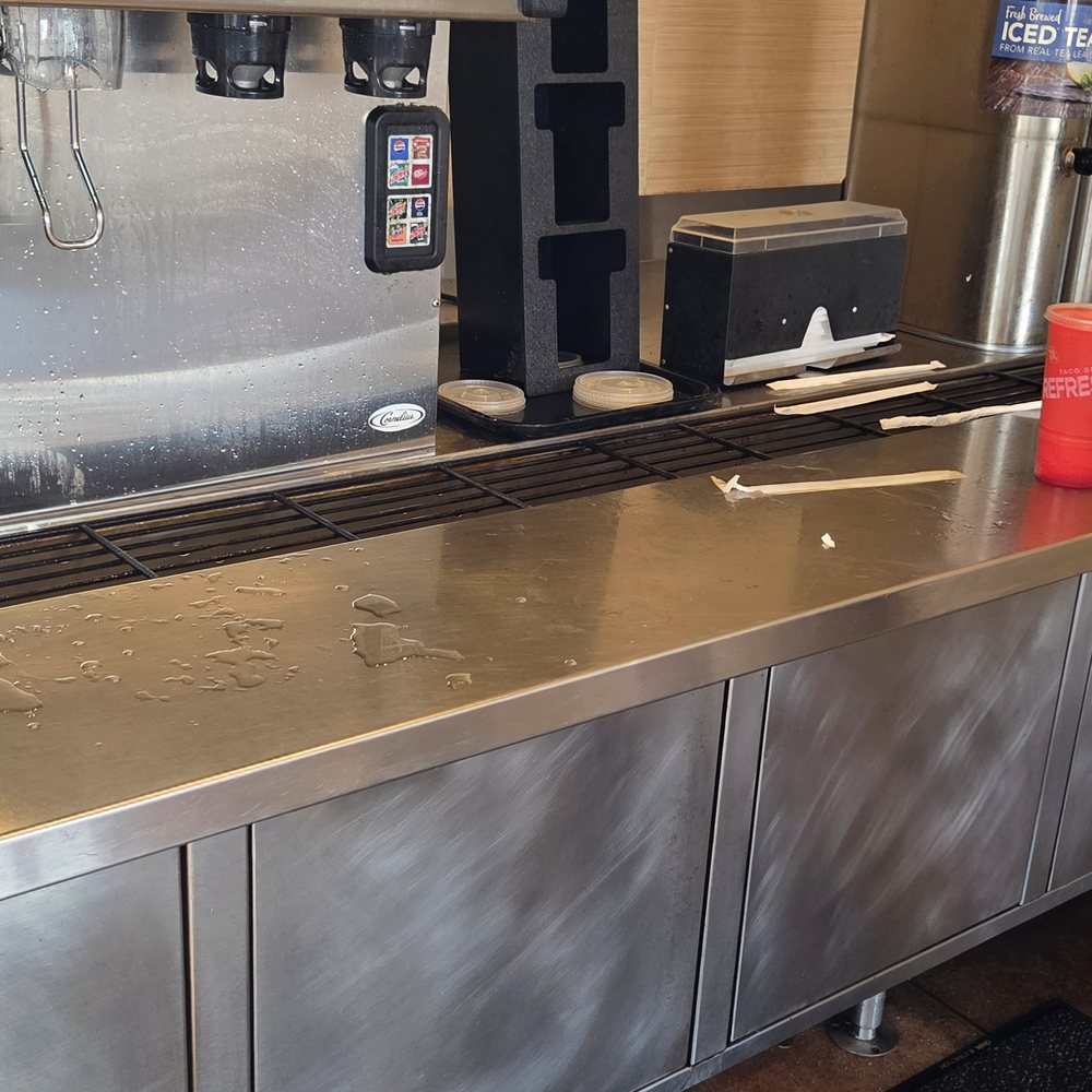 Taco Bell - No supplies and a mess - Fast Food Near Me - Sweetwater, Tennessee Taco Bell - No supplies and a mess - Fast Food Near Me - Sweetwater, Tennessee