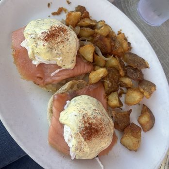 Big Pink - Salmon Eggs Benedict - Pizza Near Me - Miami Beach, Florida