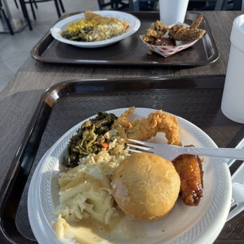 Golden Fried Chicken Buffet - The best rolls - Chicken Shop Near Me - Clearwater, Florida