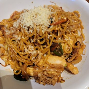 Tomukun Noodle Bar - Yaki lo mein - Noodles Near Me - Ann Arbor, Michigan