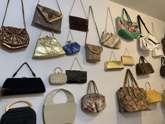 Iconic Atomic by null