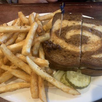 LEAKY ROOF - Updated January 2026 - 237 Photos & 348 Reviews - 1538 SW