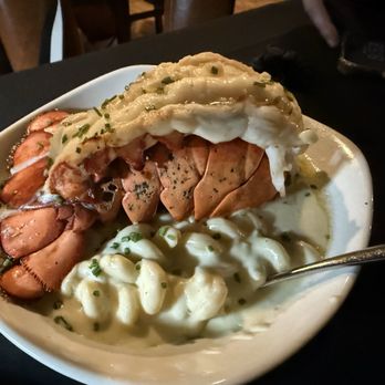 Bowdie's Chophouse - Saugatuck - Unique Lobster Mac & Cheese Appetizer - Steakhouses Near Me - Saugatuck, Michigan