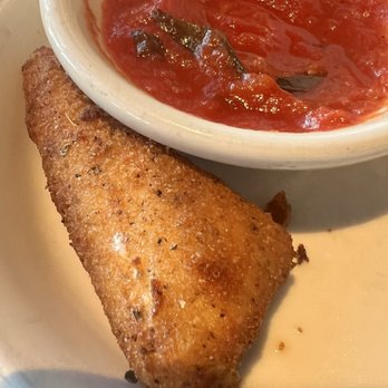 Red Rock Brewing - Mozzarella appetizer - American Near Me - Salt Lake City, Utah Red Rock Brewing - Mozzarella appetizer - American Near Me - Salt Lake City, Utah