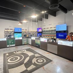 Star Buds Colorado Springs - Sales floor