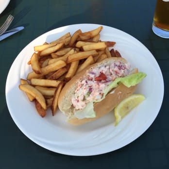 Boondocks Restaurant - Lobster roll - Canadian (New) Near Me - Halifax, Nova Scotia