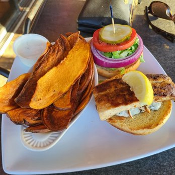 Brewfish Bar & Grill - Maui maui sandwich - Bars Near Me - Pompano Beach, Florida Brewfish Bar & Grill - Maui maui sandwich - Bars Near Me - Pompano Beach, Florida