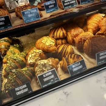 Mottley Kitchen - Pastries - Cafes Near Me - Bronx, New York