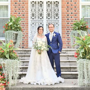 Jasmine Norris Photography - Bride and groom at Coxhall Gardens in Carmel, Indiana. - Session Photography Near Me - Lafayette, Indiana Jasmine Norris Photography - Bride and groom at Coxhall Gardens in Carmel, Indiana. - Session Photography Near Me - Lafayette, Indiana
