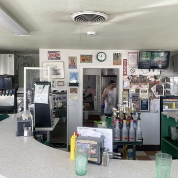 Grub's Drive In - Inside of the great diner! - American Near Me - Rock Springs, Wyoming Grub's Drive In - Inside of the great diner! - American Near Me - Rock Springs, Wyoming