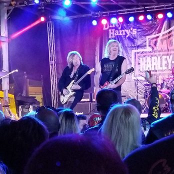 Dirty Harry's Pub - Bobby Friss, Biketoberfest 2019, - Dive Bars Near Me - Daytona Beach, Florida