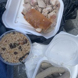 Lechonera La Criolla - Lechón, rice and beans, green plantains