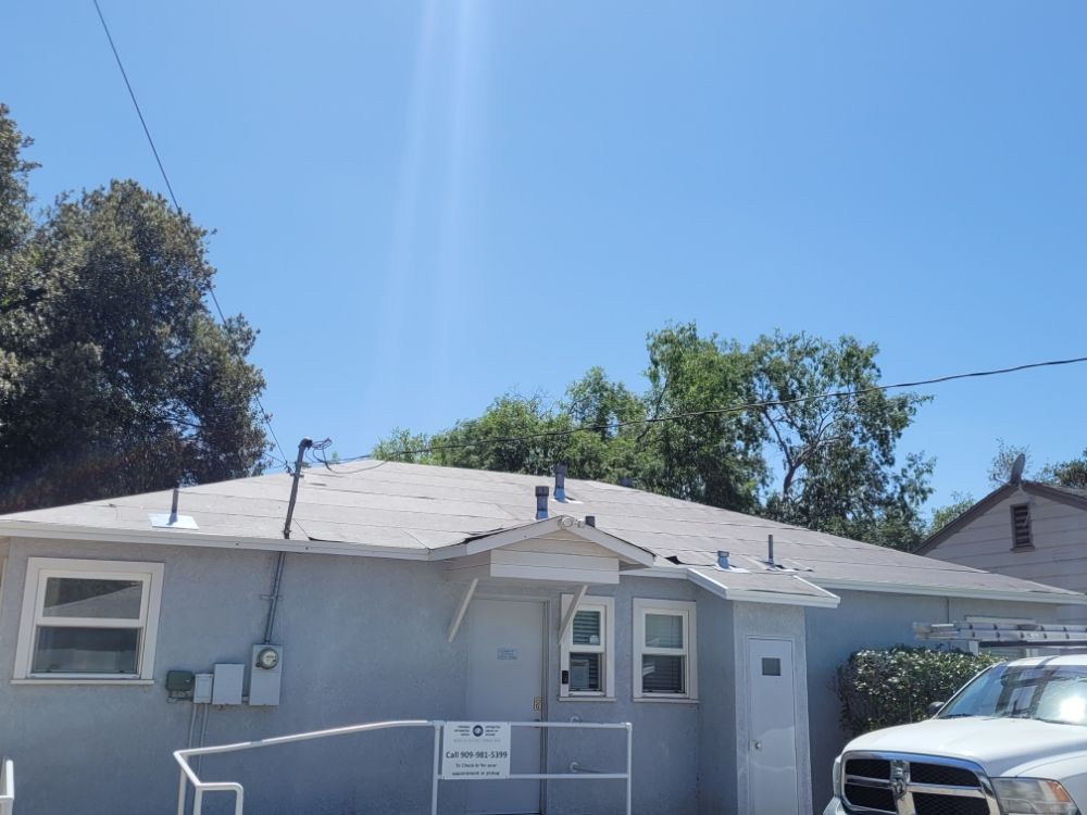 Slide of Hernandez Roofing