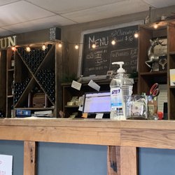 Elk Run Vineyards - Counter area