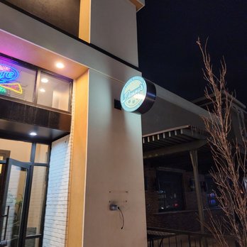 Danny's Pizza and Burger Bar - Outside - Pizza Near Me - Bolingbrook, Illinois