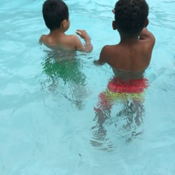 Upshur Outdoor Pool - 2 5 year olds playing in the 2.5 feet