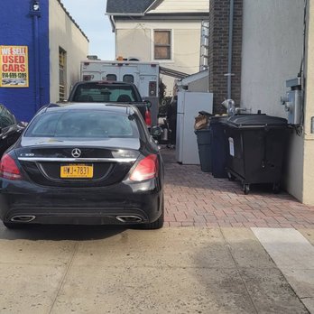 El Patio Truck - If you don't pay attention, you will miss it. - Dominican Near Me - Mount Vernon , New York