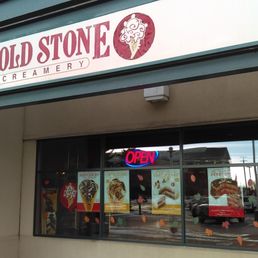 Outside Cold Stone. Outside Cold Stone.