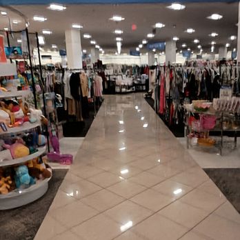 Macy's - Have patience going through this area... similar to Ross, Marshalls, and TJMaxx - Department Stores Near Me - Plantation, Florida
