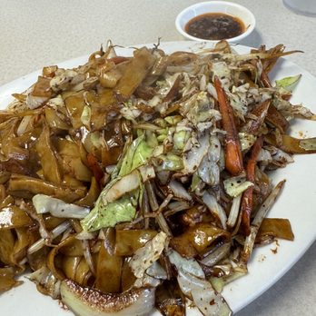 Bo’s Kitchen - Tofu mix vegetable Chow Fun with Black Bean Sauce - Chicken Wings Near Me - Honolulu, Hawaii Bo’s Kitchen - Tofu mix vegetable Chow Fun with Black Bean Sauce - Chicken Wings Near Me - Honolulu, Hawaii