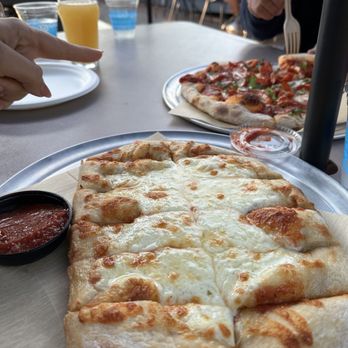 The Mitten Brewing - Cheesy garlic bread - Brewpubs Near Me - Saugatuck, Michigan