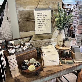 Apple Tree - Women's Clothing Near Me - Oxford, Ohio