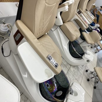 Lee Spa Nails - Brand new, beautiful spa chairs! - Nail Salons Near Me - Winston-Salem, North Carolina Lee Spa Nails - Brand new, beautiful spa chairs! - Nail Salons Near Me - Winston-Salem, North Carolina