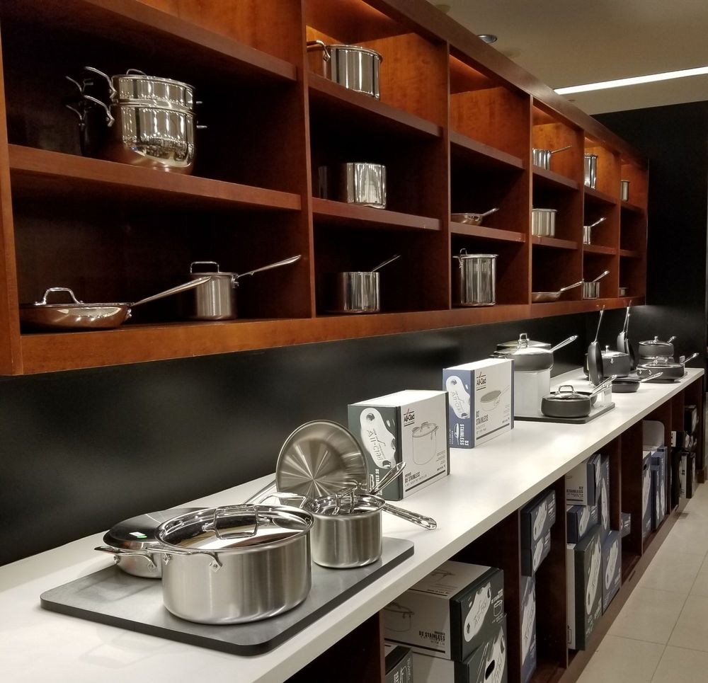 BLOOMINGDALE’S Updated May 2024 14 Photos & 52 Reviews 270 Walt