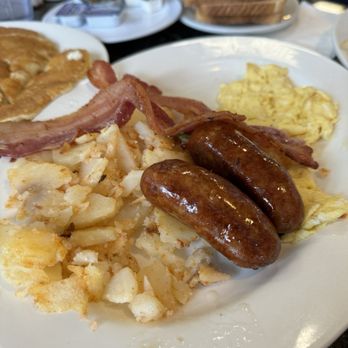 Uncle Bill's Diner - Big Breakfast - Diners Near Me - Flushing, New York