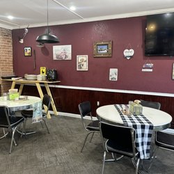 Happy Belly Deli - Seating