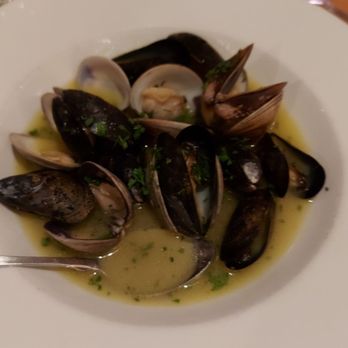 Oyster Boy - Steamed mussels and clams - 4 stars - Seafood Near Me - Toronto, Ontario
