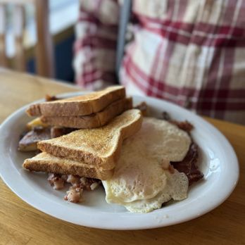 Sunrise Grill - Mark's breakfast made the day for him. Winning awards - American Near Me - Kittery, Maine