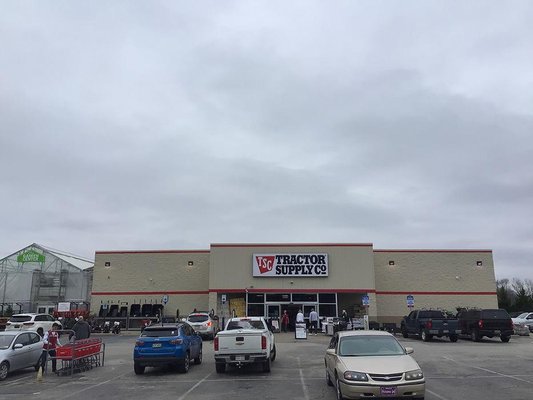 TRACTOR SUPPLY - Yelp