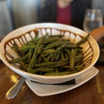 Gallagher's Restaurant - Green beans family style - New American Near Me - Waterloo, Illinois