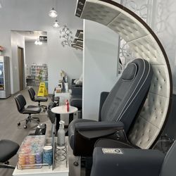J Nails & Spa - Pedicures