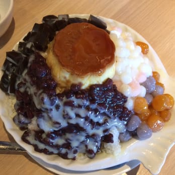 MonGa Cafe - Delicious shaved ice topped w red beans, budding, sticky rice balls, taro balls, sweet potato balls, and grass jelly! - Taiwanese Near Me - Bellevue, Washington