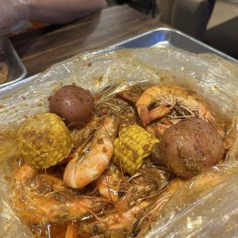 Babii Cajun Uptown - 1 Lb Head on Whole Shrimp - Caterers Near Me - Minneapolis, Minnesota
