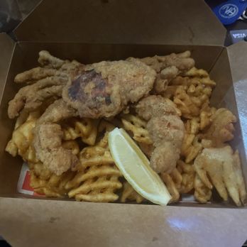 Crab Bros Cajun Seafood Express - Fried Soft Shell Crab Basket. Sooo many fries - Seafood Near Me - Brooklyn, New York Crab Bros Cajun Seafood Express - Fried Soft Shell Crab Basket. Sooo many fries - Seafood Near Me - Brooklyn, New York