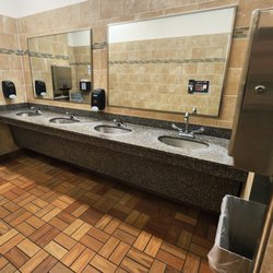 Kwik Star - Women's Restroom
