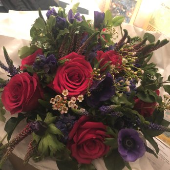 Kensington Flowers - Large bucket - gorgeous! - Florists Near Me - London, LND Kensington Flowers - Large bucket - gorgeous! - Florists Near Me - London, LND