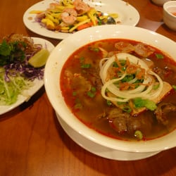 Bun Bo Hue - Spicy Beef Noodle!