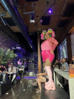Queer/Bar by null