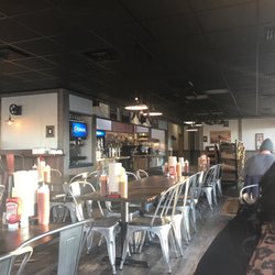 Fire-n-Smoke Wood River - This place is awesome!!! The service is amazing and the food is amazing!!!!!!!!! My favorite THE MAC AND CHEESE