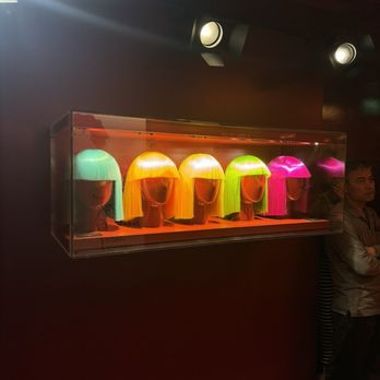 Le Crazy Horse - Iconic wigs - Cabaret Near Me - Paris, 75