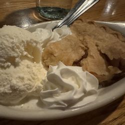 Hinesburgh Public House - Apple pie a la mode
