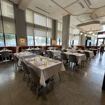 Fieldings Steak - Dining area - Steakhouses Near Me - Houston, Texas Fieldings Steak - Dining area - Steakhouses Near Me - Houston, Texas