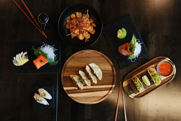 HandoSake Sushi by null